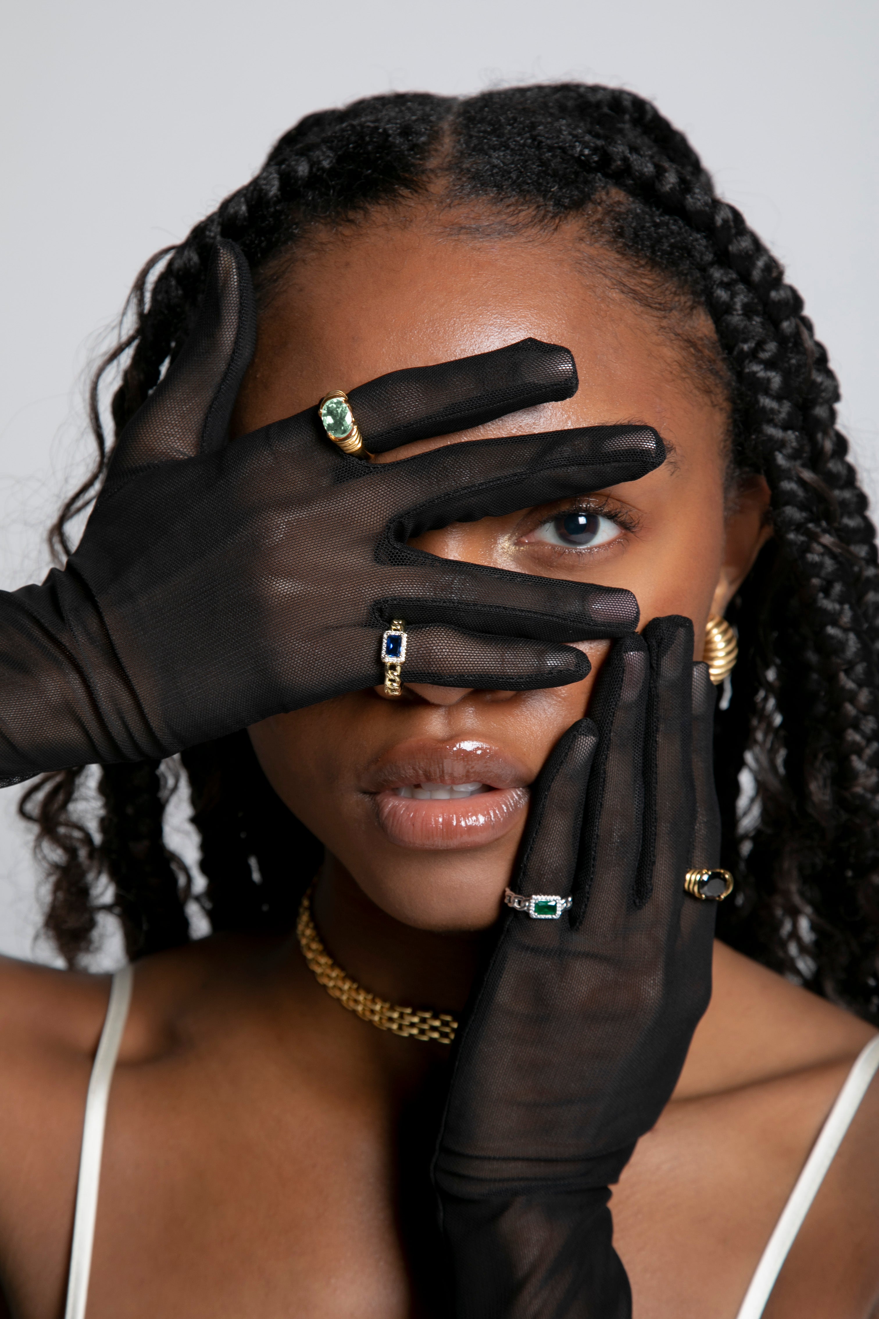 Vintage yet simple - Crafted to draw attention to yourself. The Crosby Stone Ring is the true embodiment of an heirloom, in color, in design, and an attitude. A timeless and of the moment ring piece in your jewelry collection for years to come. Details: 18K Gold Plated on Stainless Steel Made in Stainless Steel Available in colors: Black, Red, Green Available in US ring sizes: 6, 7, 8. Dimensions: Surface width mm Weight about g