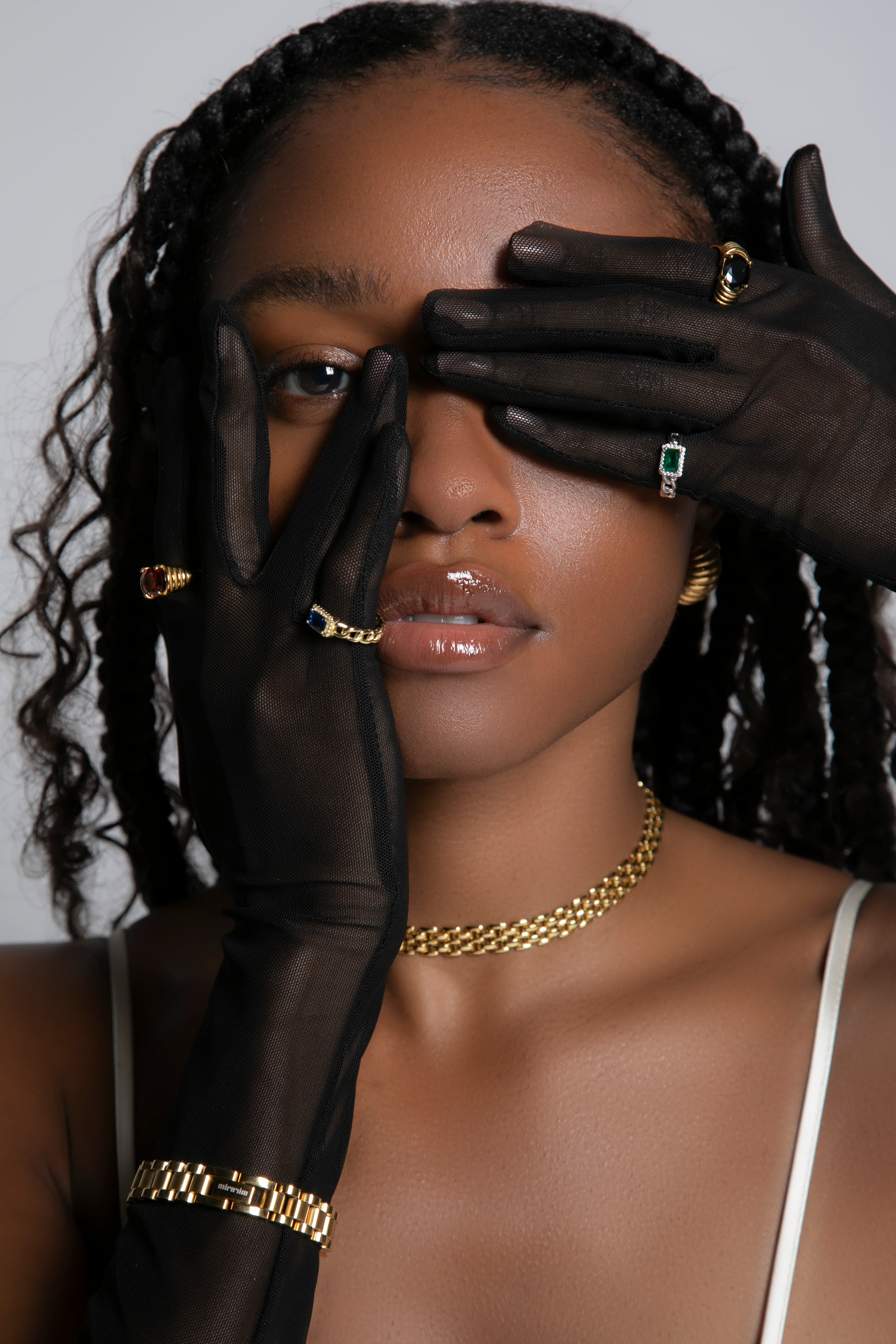Vintage yet simple - Crafted to draw attention to yourself. The Crosby Stone Ring is the true embodiment of an heirloom, in color, in design, and an attitude. A timeless and of the moment ring piece in your jewelry collection for years to come. Details: 18K Gold Plated on Stainless Steel Made in Stainless Steel Available in colors: Black, Red, Green Available in US ring sizes: 6, 7, 8. Dimensions: Surface width mm Weight about g