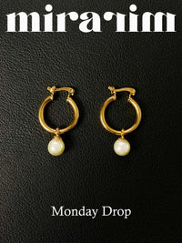 Freshwater pearl 18k gold filled hoop earring designed by the best minimalist jewelry brand 