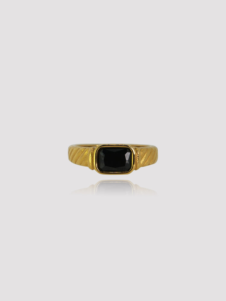 BROOKLYN BLACK ONYX SIGNET RING