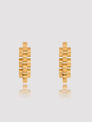 Our Manhattan Chain Earrings are your answer to timeless vintage style jewelry and a perfect accessory for any outfit or style. The elegant and sophisticated design of gold earrings brings out everyone’s true elegance, and the minimalist yet the detailed design of the luxury of New York fashion anywhere.   Details:  Made in 18k gold plated on stainless steel   Length 3 cm - Width 1cm  Weight 7g/pair